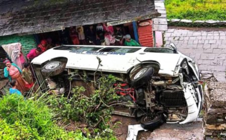 गलकोटमा भ्यान दुर्घटना, ६ जना घाइते